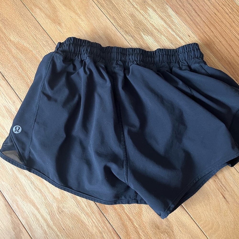 Size 4 regular. Runs a little small. Good condition. No rips or tears